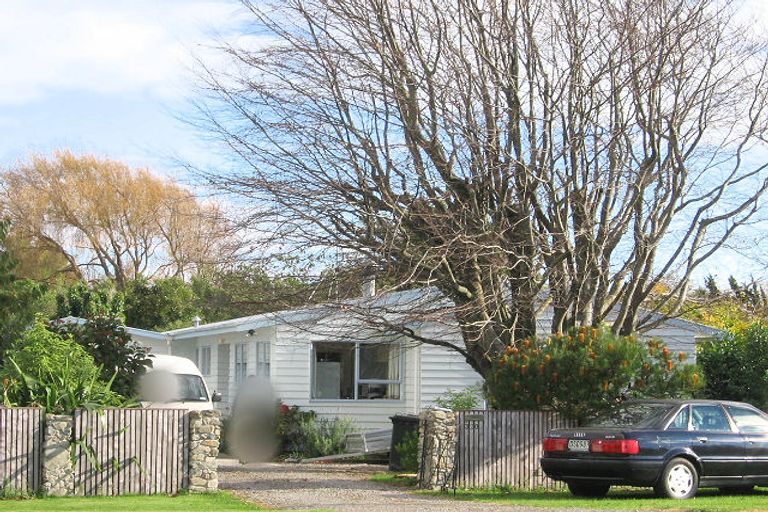 Photo of property in 320 Te Moana Road, Waikanae, 5036