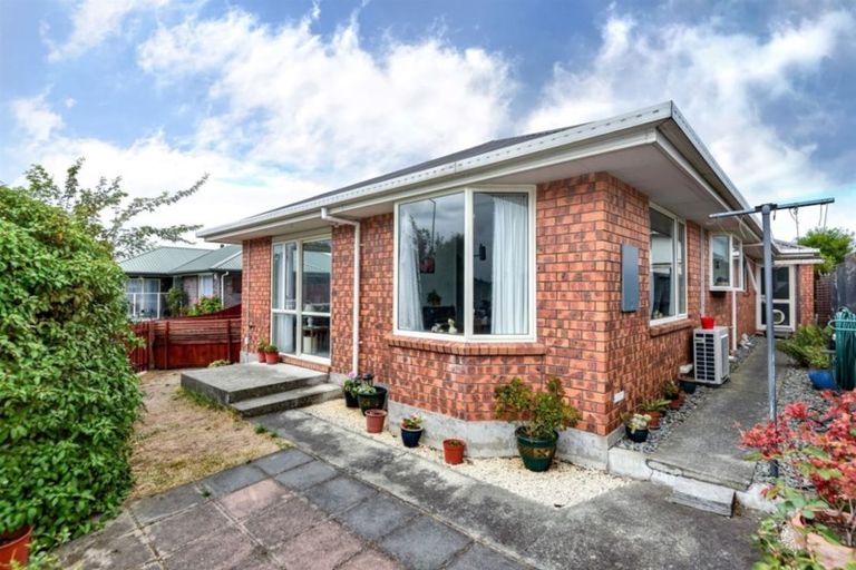 Photo of property in 1/198a Wainoni Road, Avondale, Christchurch, 8061