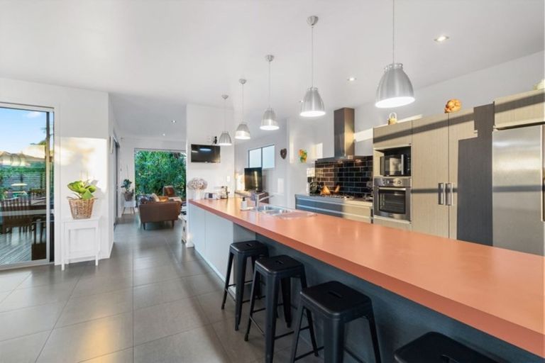 Photo of property in 5 Acacia Court, Whitianga, 3510