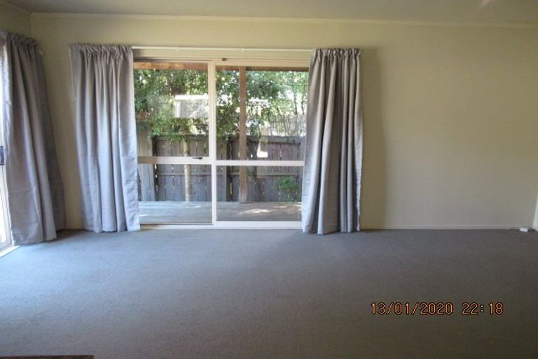 Photo of property in 15 Illana Place, Ranui, Auckland, 0612