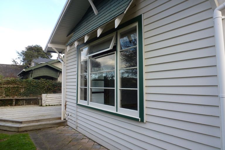 Photo of property in 24 Milverton Avenue, Hokowhitu, Palmerston North, 4410