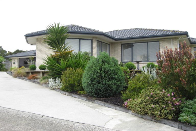 Photo of property in 43 Parkhaven Drive, Rosehill, Papakura, 2113