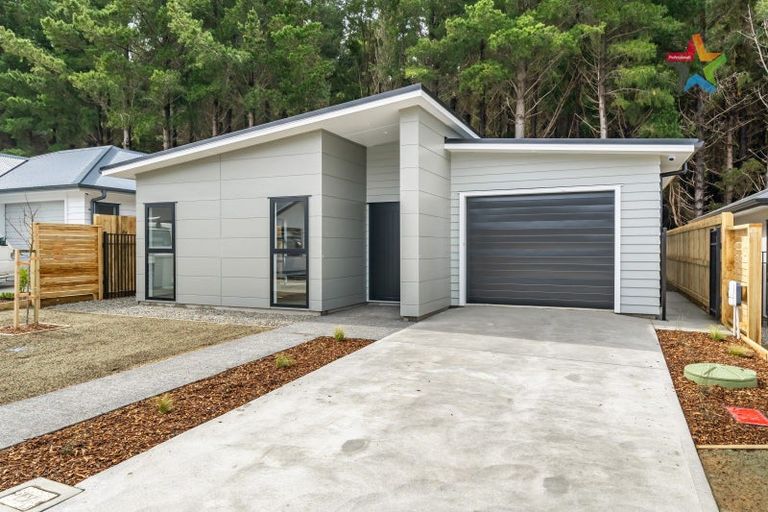 Photo of property in 30 Te Ara O Roimata, Wainuiomata, Lower Hutt, 5014