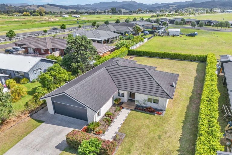 Photo of property in 3 Bravo Place, Whitianga, 3510