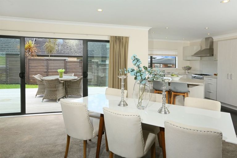 Photo of property in 5 Mcwhirters Farm Lane, Massey, Auckland, 0614