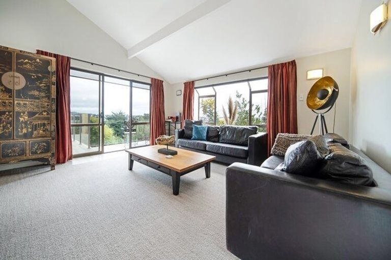 Photo of property in 2 Cannon Hill Crescent, Mount Pleasant, Christchurch, 8081