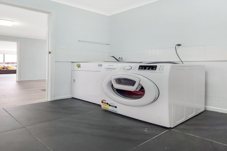 Photo of property in 129 Botany Road, Botany Downs, Auckland, 2010