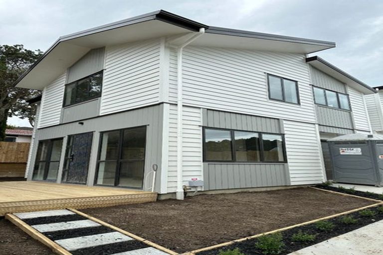 Photo of property in 11a Regency Place, Sunnynook, Auckland, 0632