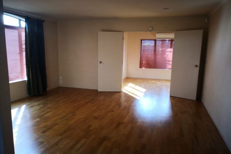 Photo of property in 20 Erne Crescent, East Tamaki, Auckland, 2016