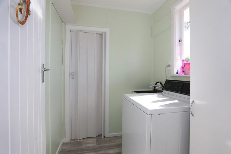 Photo of property in 1 Oaklea Avenue, Marton, 4710