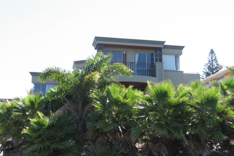 Photo of property in 14 Beach Road, Castor Bay, Auckland, 0620