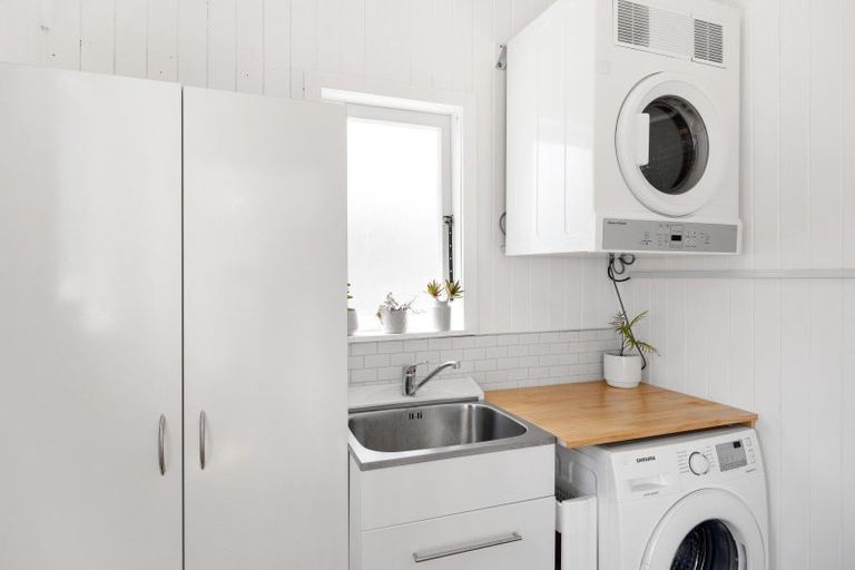 Photo of property in 14 Winter Street, Fairfield, Hamilton, 3214