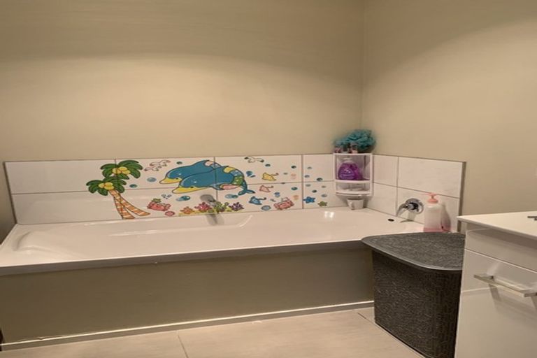 Photo of property in 14 Cresswell Place, Johnsonville, Wellington, 6037