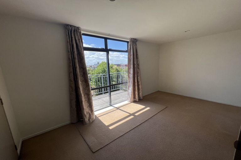 Photo of property in Krisley Court, 12/6 Ambrico Place, New Lynn, Auckland, 0600