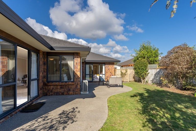 Photo of property in 98 Guildford Drive, Paraparaumu Beach, Paraparaumu, 5032