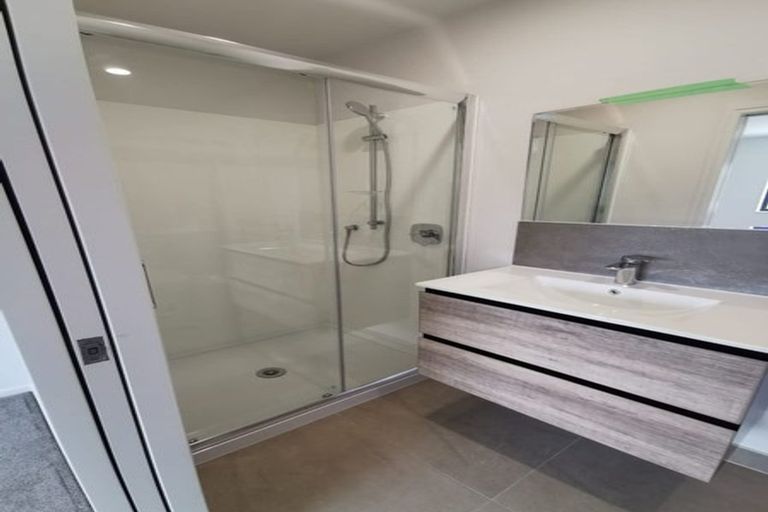 Photo of property in 11a Regency Place, Sunnynook, Auckland, 0632