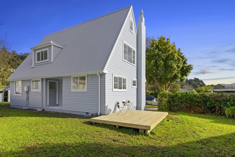Photo of property in 117 Horoeka Street, Stokes Valley, Lower Hutt, 5019