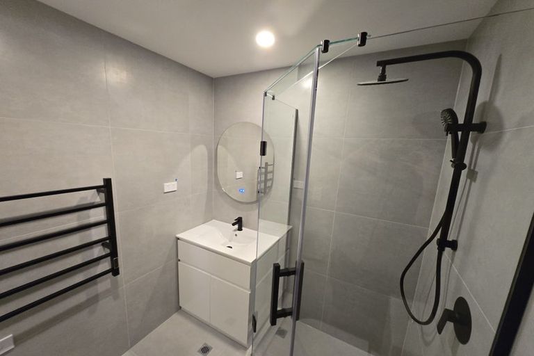 Photo of property in 7/13 Fairdale Place, Birkdale, Auckland, 0626