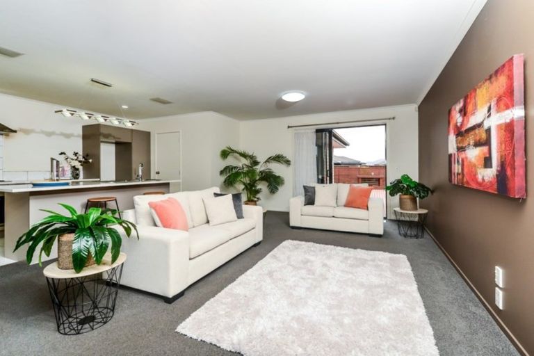 Photo of property in 2 Allgood Place, Rototuna North, Hamilton, 3210