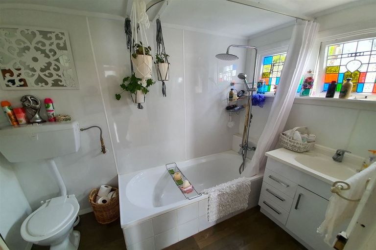 Photo of property in 4 Holmes Street, Waimate, 7924