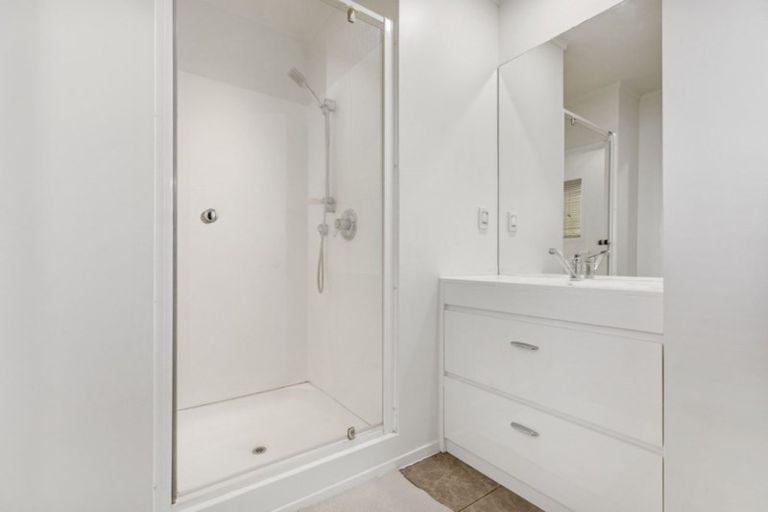 Photo of property in 54 Lagoon Way, West Harbour, Auckland, 0618