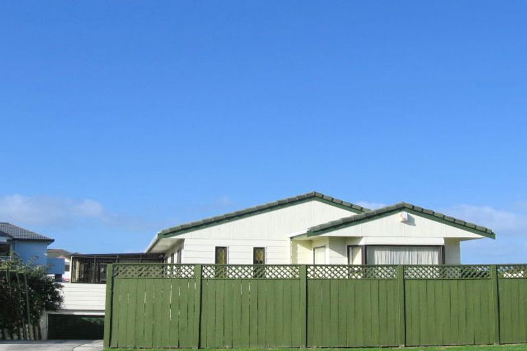 Photo of property in 38 Bodmin Terrace, Camborne, Porirua, 5026