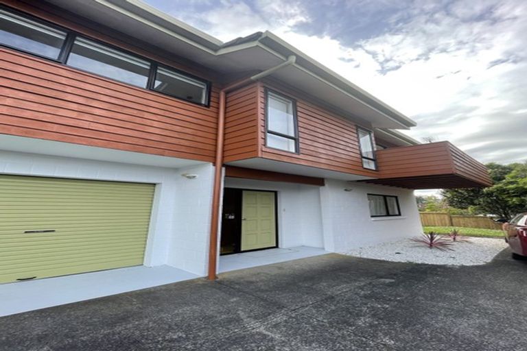 Photo of property in 2/13 Naviti Place, Browns Bay, Auckland, 0630