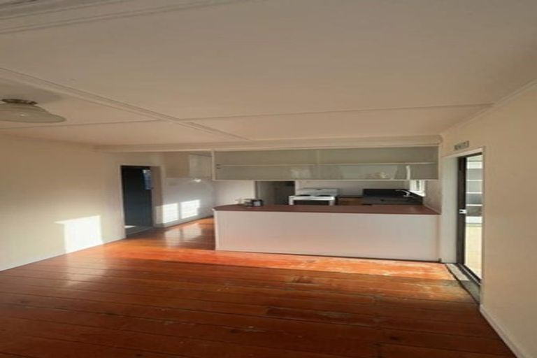 Photo of property in 16 Second Avenue, Avenues, Whangarei, 0110