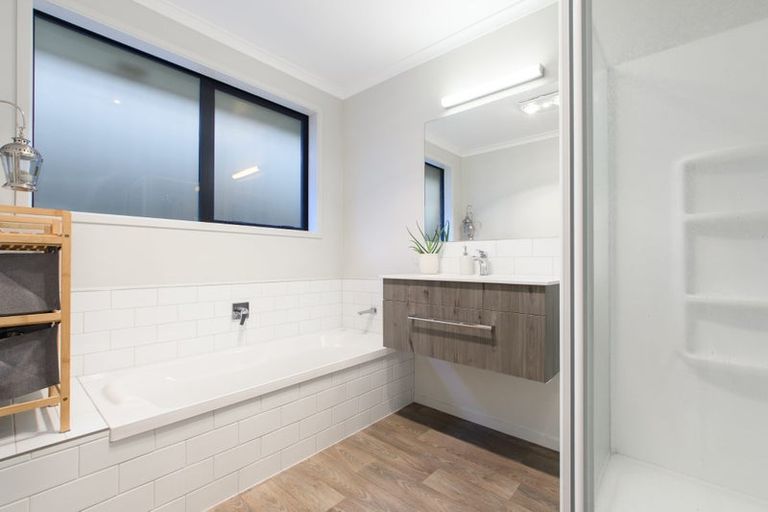 Photo of property in 48 Sentinel Avenue, Omokoroa, 3114