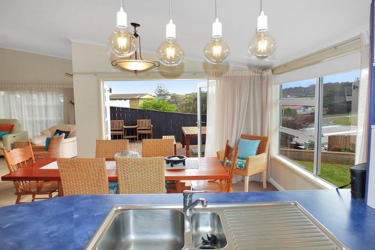 Photo of property in 50a Signal Street, Foxton Beach, Foxton, 4815