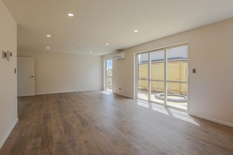 Photo of property in 24 Pikao Place, East Tamaki, Auckland, 2016