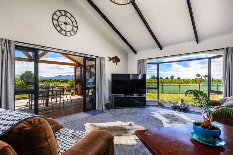 Photo of property in 445 Dillons Point Road, Dillons Point, Blenheim, 7273