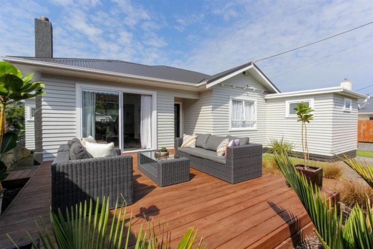 Photo of property in 27 Birdwood Avenue, Moturoa, New Plymouth, 4310