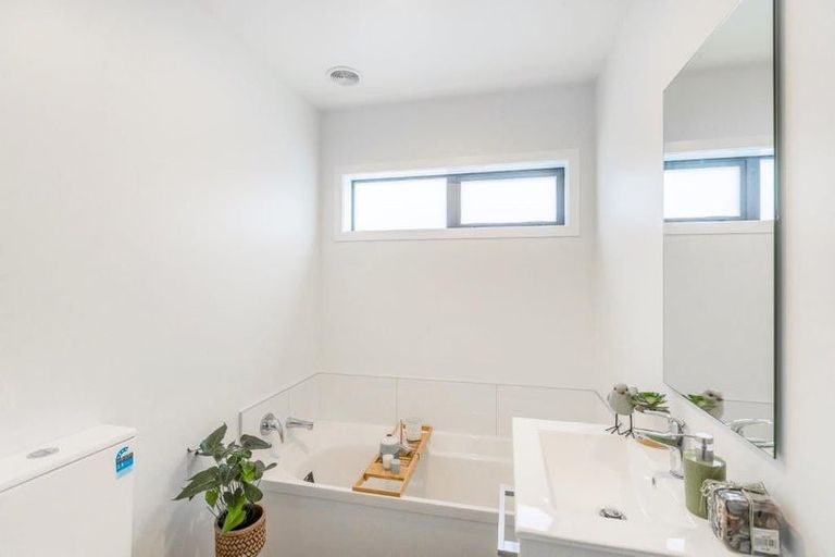 Photo of property in 109e Amohia Street, Paraparaumu, 5032