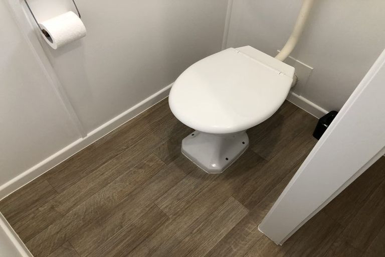 Photo of property in 536 Beach Road, Murrays Bay, Auckland, 0630