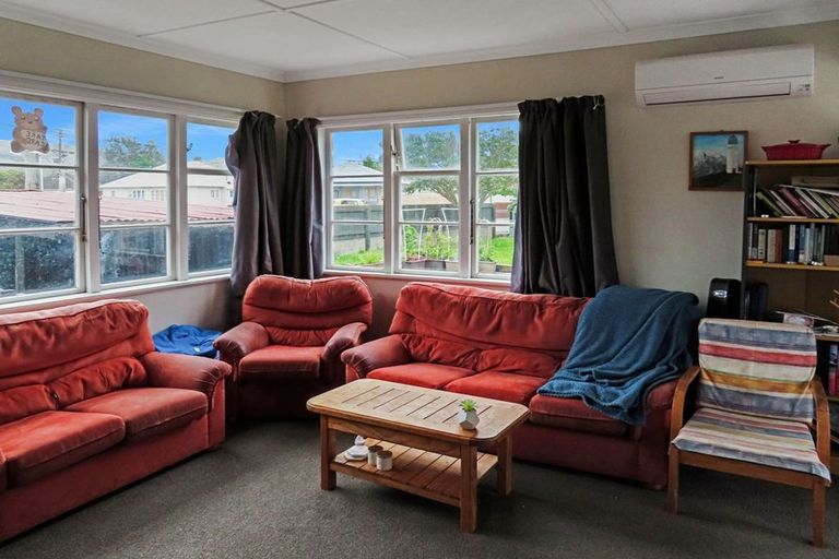 Photo of property in 370 Waiwhetu Road, Fairfield, Lower Hutt, 5011