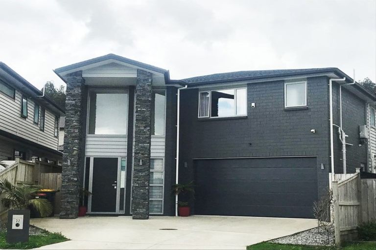 Photo of property in 32 Drumbuoy Drive, Flat Bush, Auckland, 2019