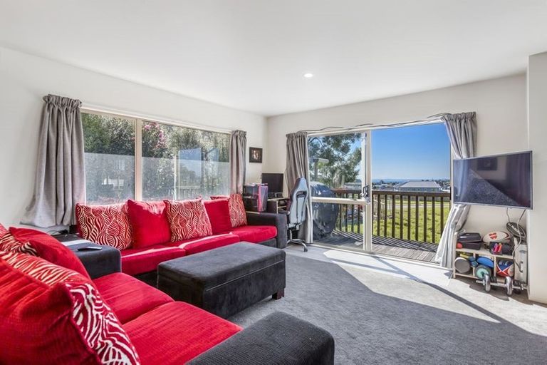 Photo of property in 14 Greenview Lane, Red Beach, 0932