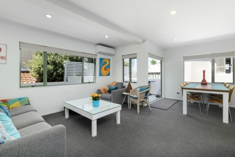 Photo of property in 4b Sunbrae Grove, Mount Maunganui, 3116
