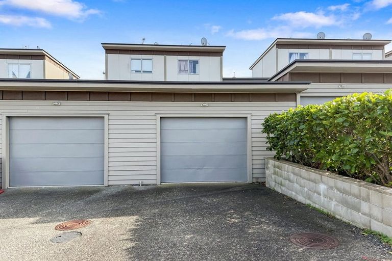 Photo of property in 9/1 Gracechurch Drive, Flat Bush, Auckland, 2016