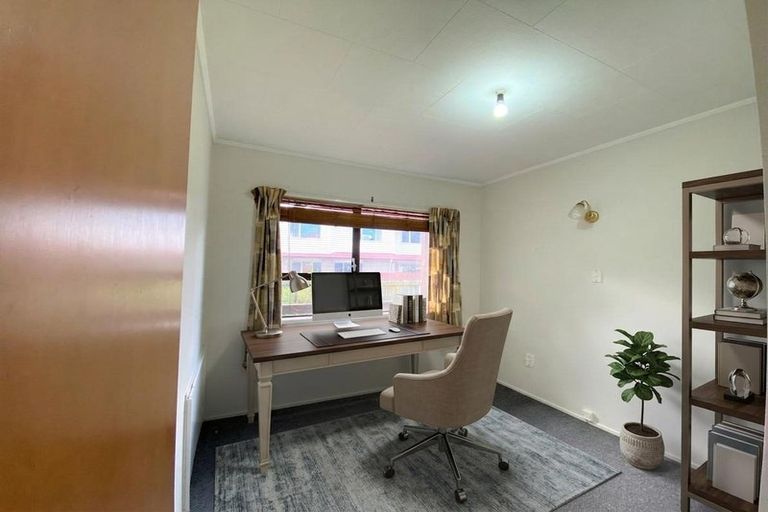 Photo of property in 5 Harrington Road, Henderson, Auckland, 0610