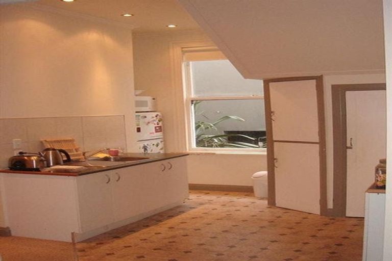 Photo of property in 22 Hanson Street, Mount Cook, Wellington, 6021