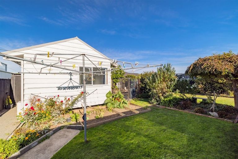 Photo of property in 24 Takaro Avenue, Sockburn, Christchurch, 8042