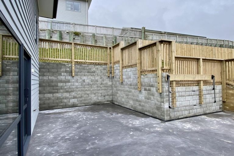 Photo of property in 13 Saint Vincent Terrace, Grenada Village, Wellington, 6037