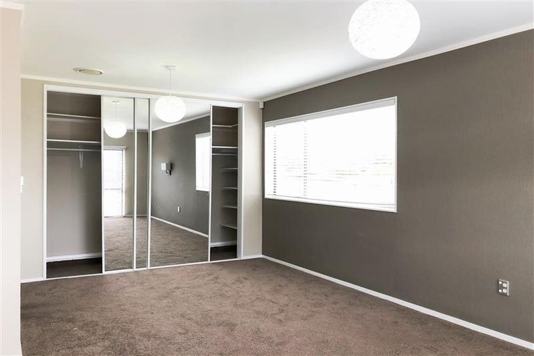 Photo of property in 22 Sturges Road, Henderson, Auckland, 0612