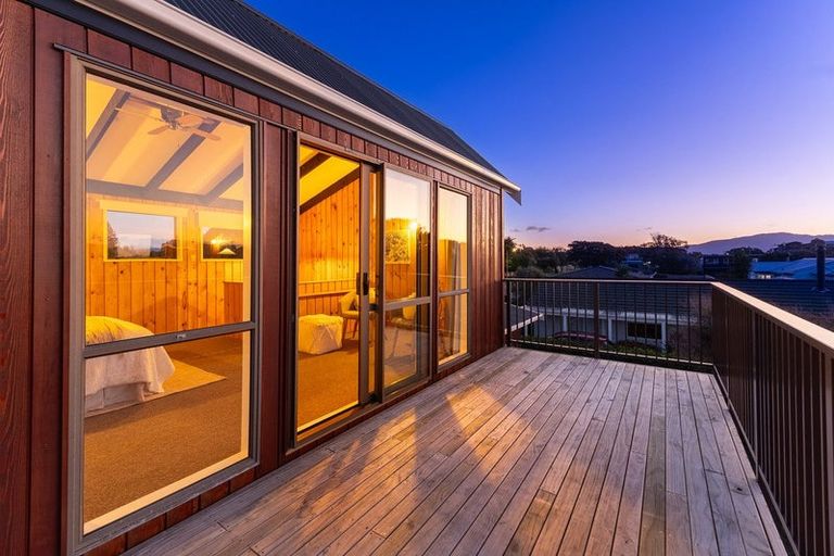 Photo of property in 26 Reeves Street, Waikanae Beach, Waikanae, 5036