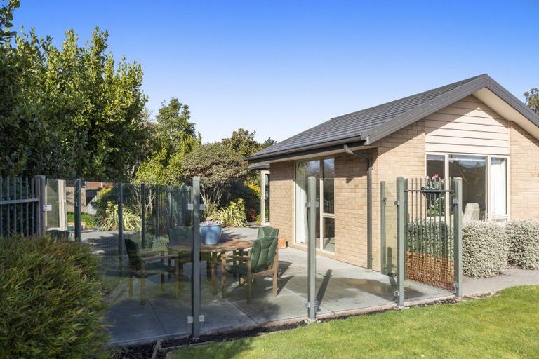 Photo of property in 22 Mokihi Gardens, Hillmorton, Christchurch, 8024