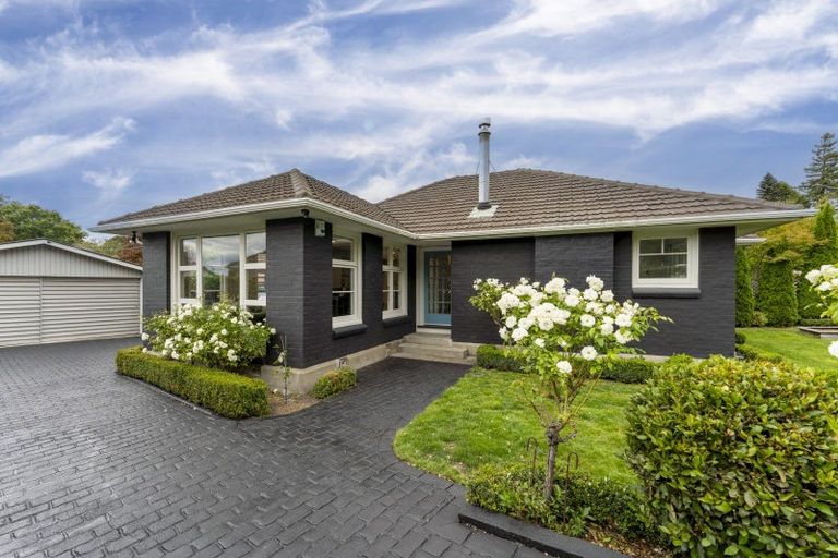 Photo of property in 19 Centaurus Road, Cashmere, Christchurch, 8022