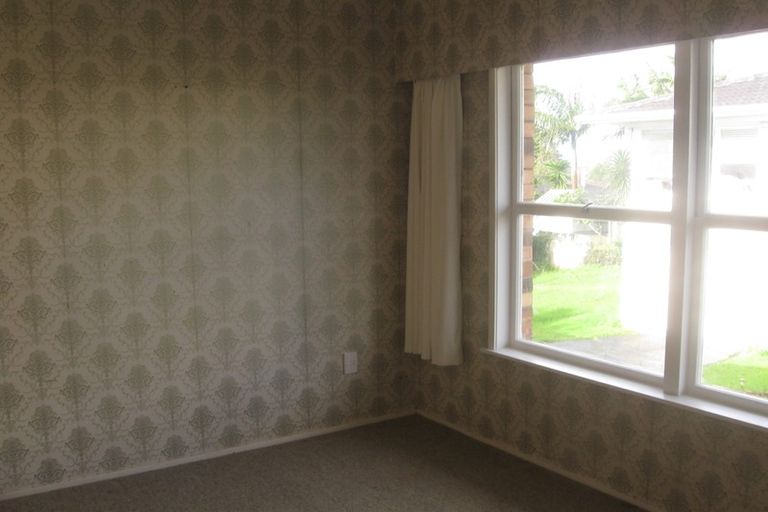 Photo of property in 1/203 Forrest Hill Road, Forrest Hill, Auckland, 0620