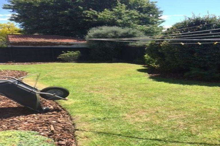 Photo of property in 2/73 Solomon Avenue, Redwood, Christchurch, 8051